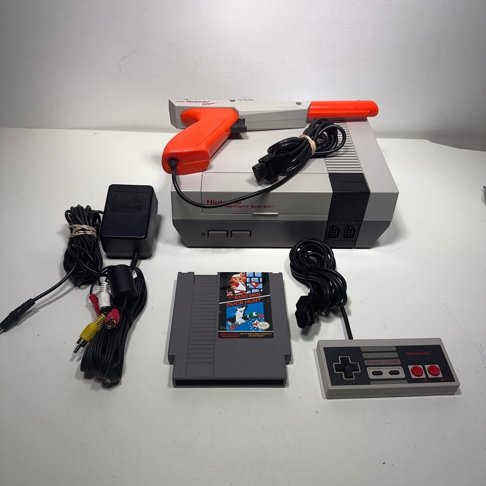 Nintendo NES Entertainment System Console Bundle with Zapper and Mario Duck Hunt